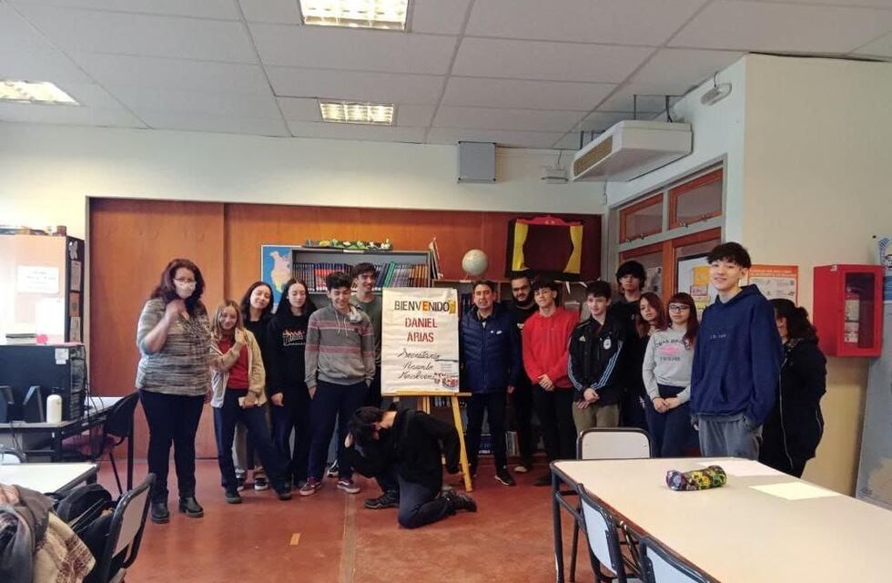 La Secretaría de Asuntos de Malvinas visitó el Colegio Eva Duarte