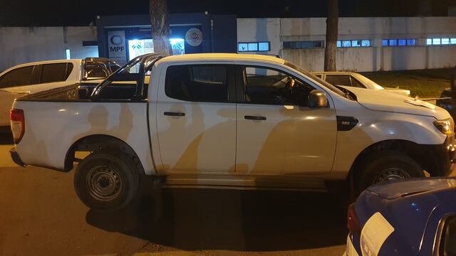 La camioneta Ford Ranger fue secuestrada con la que arrastraron al policía fue secuestrada (Gentileza).