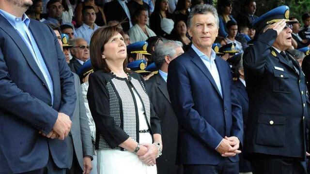 Patricia Bullrich y Mauricio Macri, investigados por la Justicia a raíz del presunto envío de armamento antidisturbios a Bolivia.