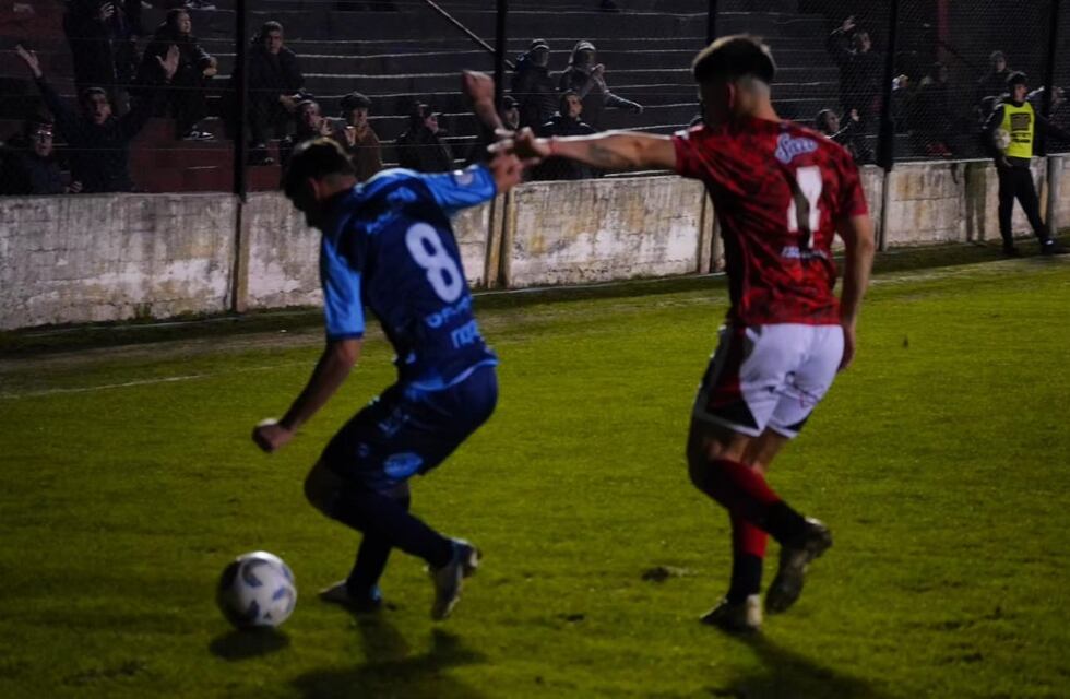 Una de cal y otra de arena: Atlético mejoró, pero ahora está último con Brown de Adrogué