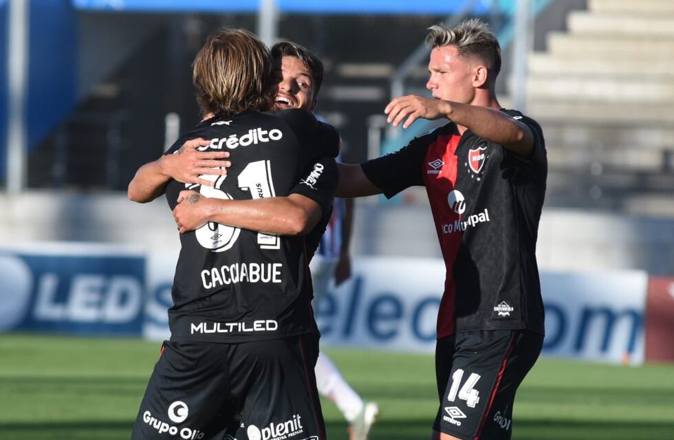 Newell’s derrotó 2 a 0 a Sportivo Peñarol y pasó de ronda en la Copa Argentina