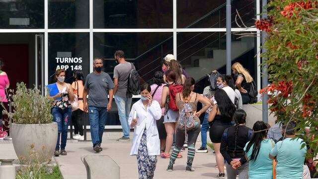 El Gobierno sostiene que para la semana que viene y la siguiente la curva de contagios podría comenzar a disminuir en nuestro país. Foto Orlando Pelichotti/Los Andes.
Foto: Orlando Pelichotti