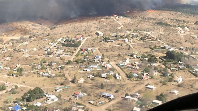 Desde el aire, los incendios en Potrero de Garay. (Gentileza: piloto de hidrante PPMF)