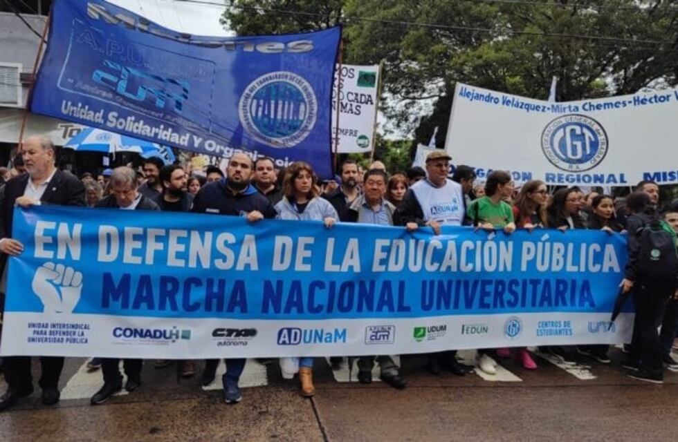 Marcha por la universidad pública: pese a las inclemencias climáticas Misiones se unió a la masiva movilización