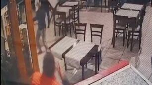 El tenso momento que vivió un comerciante de la ciudad de Córdoba.