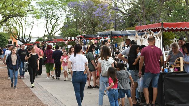 Plaza Feria, una forma de animar los fines de semana en Rafaela