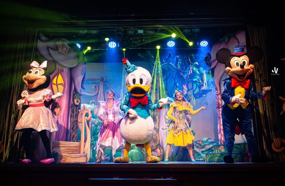 Un impactante despliegue artístico: “Escuela de Valientes” en el Teatro Olympia