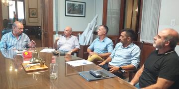 Tres Arroyos: referentes de las distintas secretarías municipales se reunieron con el intendente Carlos Sánchez