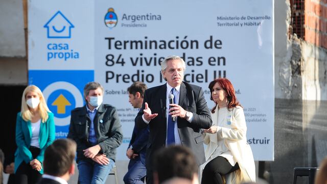 POLITICA
Acto de entrega de viviendas en la Isla Maciel, con el Presidente Alberto Fernandez , Cristina Kirchner , Sergio Massa .
Foto Clarín