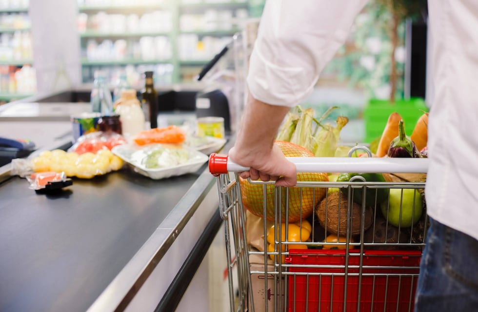 La inflación no cede en marzo y le pone más presión al tipo de cambio