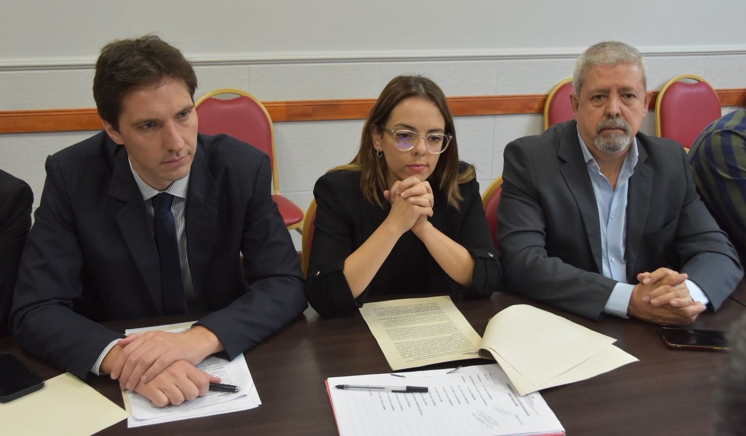 Los diputados radicales Adriano Morone, Gisel Bravo y Guido Luna, presidentes de las comisiones de Legislación General, de Asuntos Institucionales, y de Finanzas respectivamente.