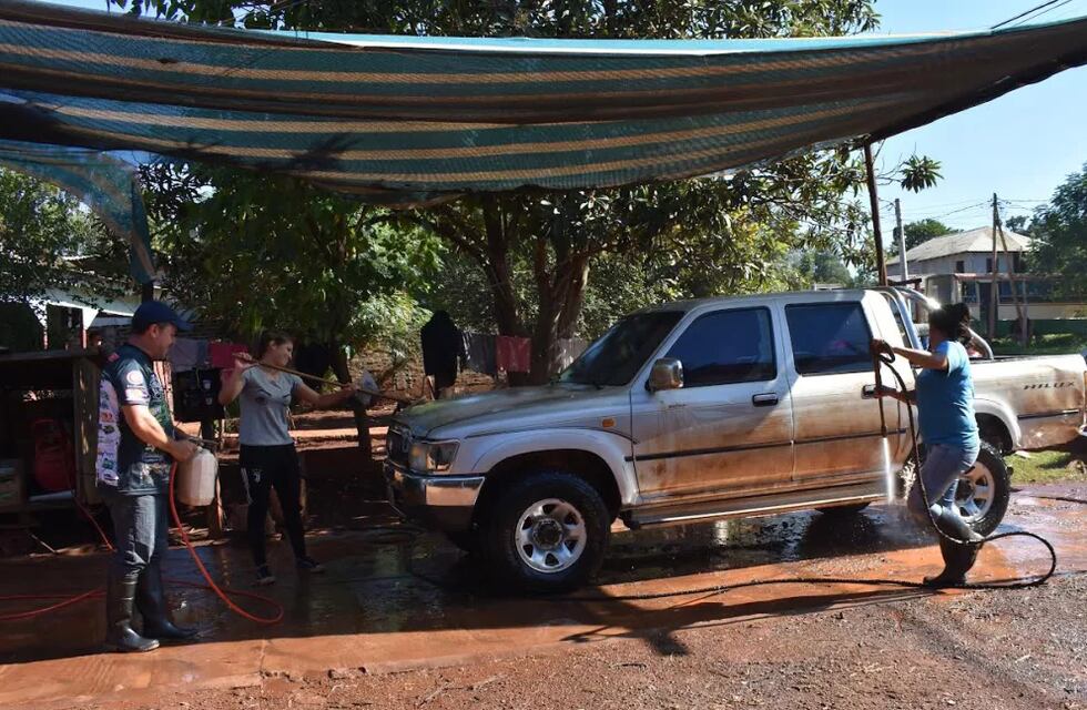 Proponen reglamentar lavaderos de vehículos en San Pedro