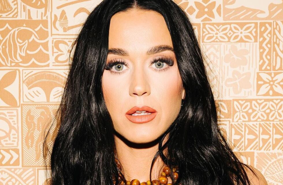 Katy Perry enamoró Brasil con una microbikini verde y amarillo mega hot