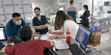 El Ministerio de Salud informó que en la fecha se registraron en Mendoza 164.826 casos positivos confirmados Covid-19. Orlando Pelichotti/Los Andes