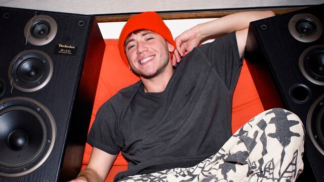 El músico publicó su esperado regreso musical y sorprendió con el sonido de su nueva canción. (Gentileza Warner Music).