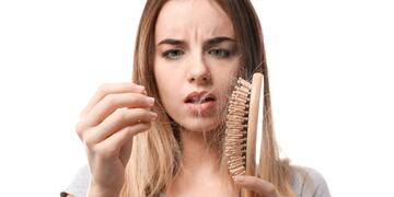 Cuál es el truco casero para evitar la caída del cabello.