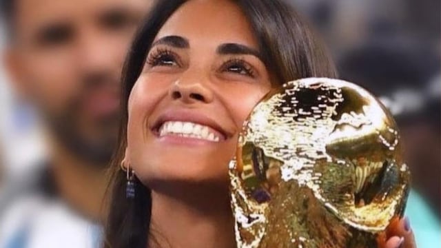 Antonela Roccuzzo festejó con los Campeones.