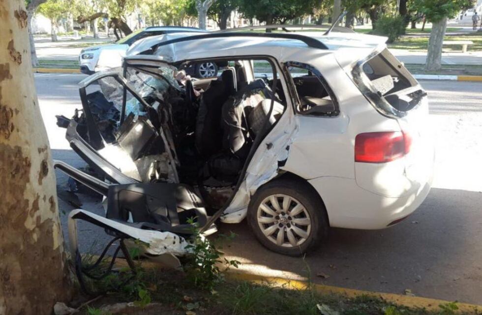 Trágico choque sobre la ruta 8: dos personas fallecieron