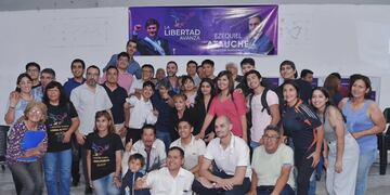Militantes y dirigentes de La Libertad Avanza que asistieron en San Pedro a la reunión con el senador Atauche.
