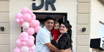 La influencer y su pareja, en Villa María.