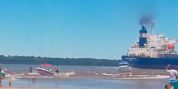 Un buque arrastró embarcaciones