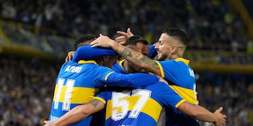 Los jugadores de Boca Juniors festejan en la victoria ante Belgrano de Córdoba por 2  tantos contra 0