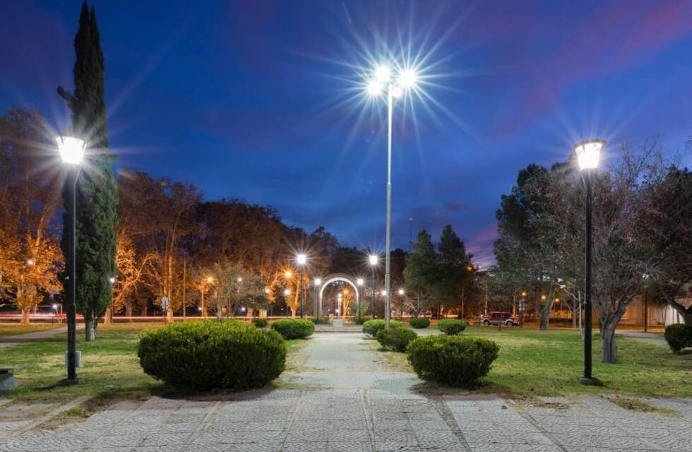 Nueva iluminación en la plaza Italia