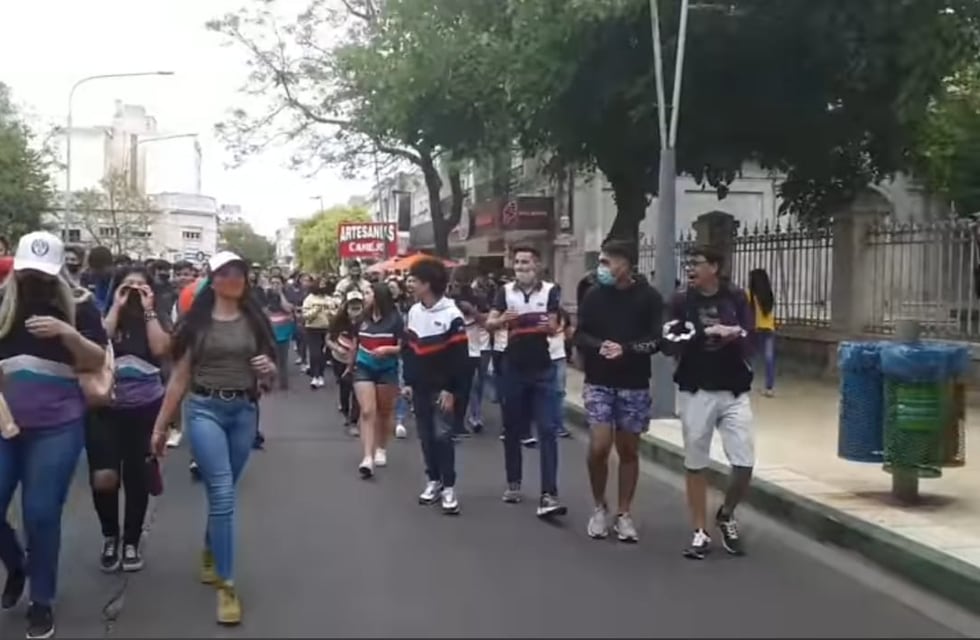 “Alberto, Alberto queremos el egreso”