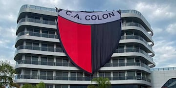 Los hinchas de Colón coparon Santiago del Estero para la final ante River