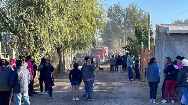 Tragedia en Mendoza: tres niños murieron tras incendiarse su casa.