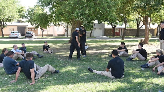 Agentes de la GUR tomaron clases de defensa personal