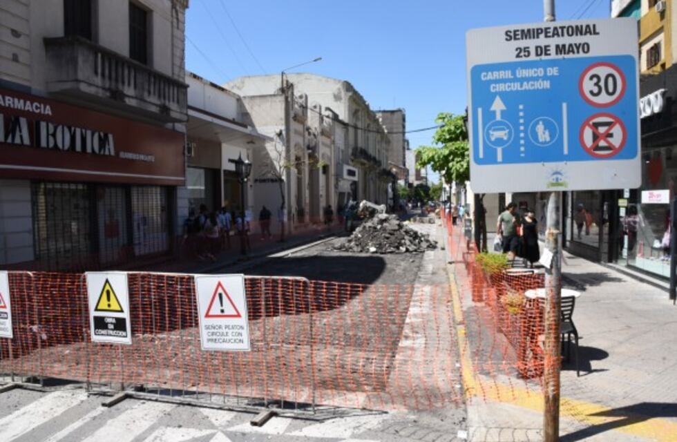 Comenzaron las obras para convertir en semipeatonal a la calle 25 de Mayo al 400