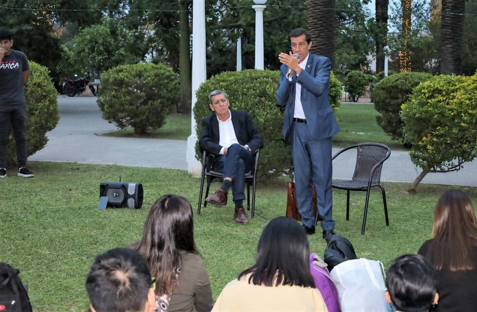 Invitado a una “mateada” con estudiantes, Sadir habló del futuro de Jujuy