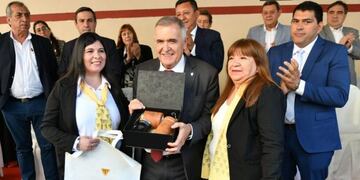 Jaldo destacó la importancia de la labor diaria de los trabajadores para mantener las rutas de Tucumán.