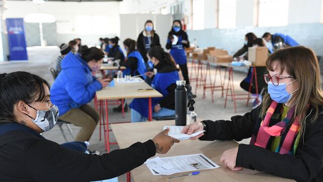 Entregaron tarjetas Alimentar a rafaelinas