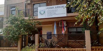 Puerto Iguazú: filmó a su bebé fumando y el pequeño debió ser internado.