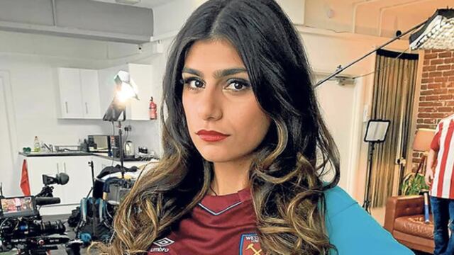 Mia Khalifa alentando al West Ham United