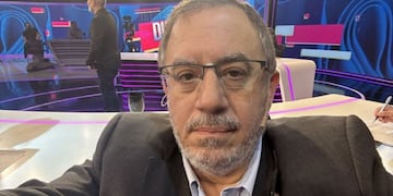 Con una inesperada selfie, Carlos Maslatón reveló a quién votó en Ciudad de Buenos Aires.