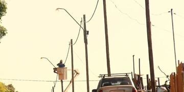 Nuevas obras de tendido eléctrico beneficiarán a los barrios Cantera y Eucaliptal de Puerto Rico.