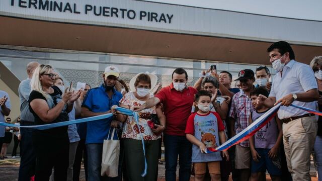“La buena política es escuchar al pueblo y saber responder” dijo Herrera Ahuad en la inauguración de una terminal en Puerto Piray.
