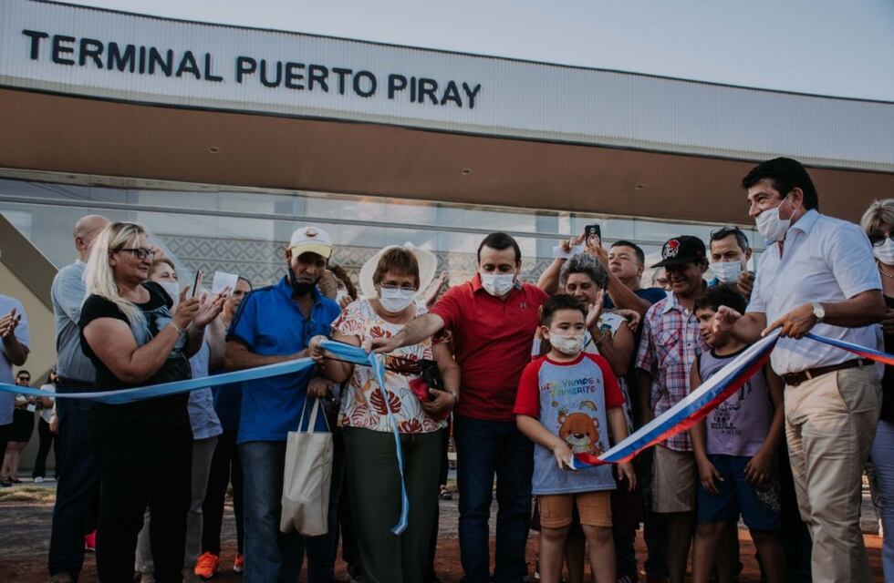 “La buena política es escuchar al pueblo y saber responder” dijo Herrera Ahuad en la inauguración de una terminal en Puerto Piray