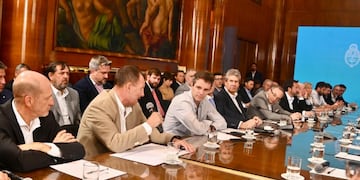 Cresto estuvo presente en la presenteción del Dolar diferenciado para quienes liquidan la soja.