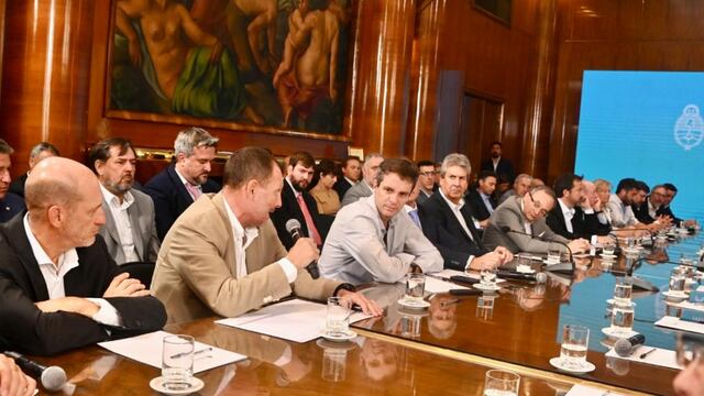 Cresto estuvo presente en la presenteción del Dolar diferenciado para quienes liquidan la soja.