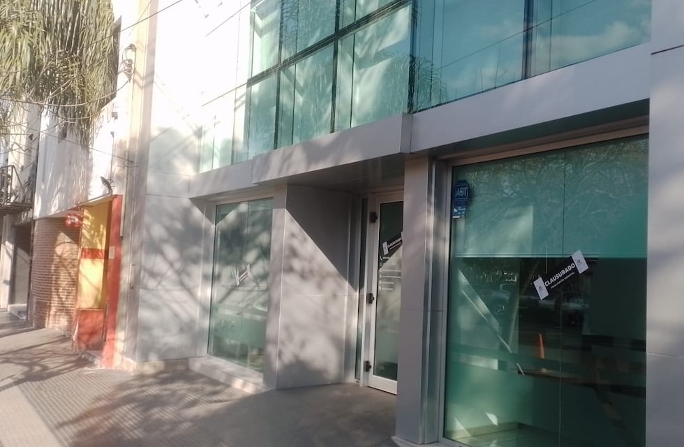 Clausuraron un conocido laboratorio de análisis clínicos en Córdoba: qué dijo la Municipalidad