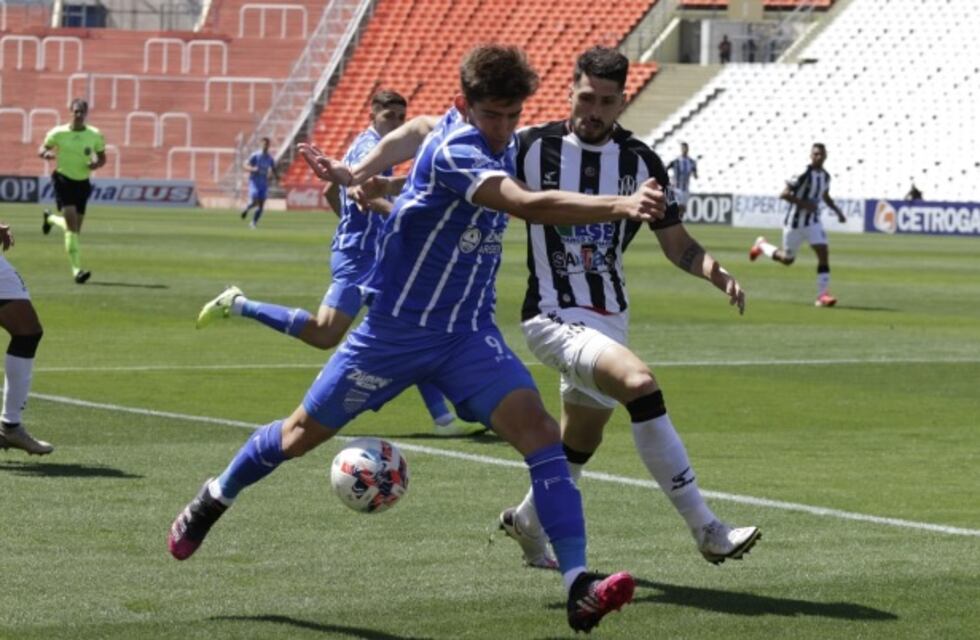 Godoy Cruz y Central Córdoba igualaron 0-0 en un deslucido partido