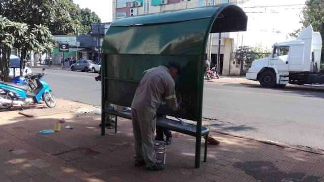 Posadas: se instalaron 40 nuevos refugios del transporte público en la ciudad