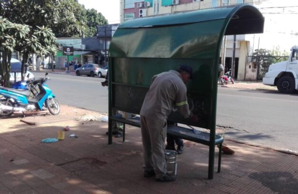 Posadas: se instalaron 40 nuevos refugios del transporte público en la ciudad