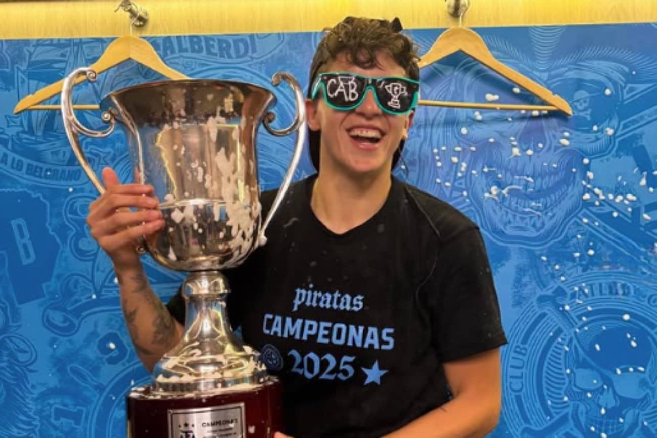 Sabrina Maldonado celebra el título de Belgrano (Belgrano)