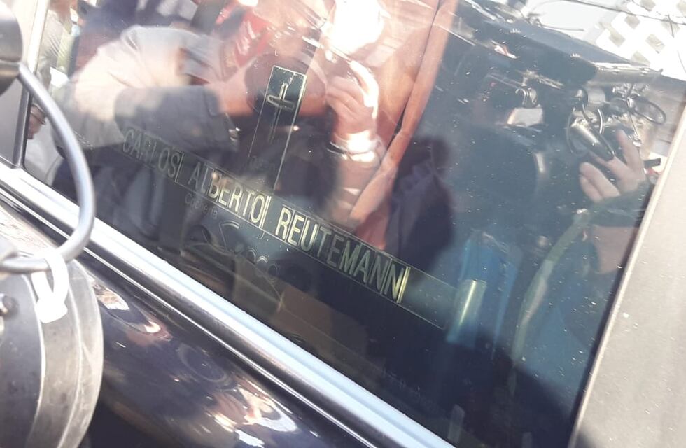 Terminó el velatorio de Carlos Reutemann para el adiós final en Santa Fe