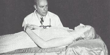 El libro indaga sobre el rol de la Iglesia en el ocultamiento de los restos de Eva Perón